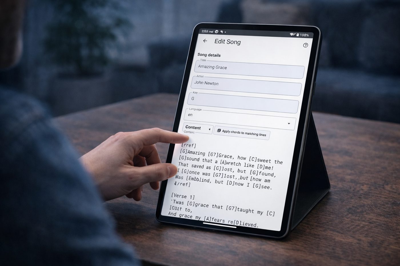 Editing a song with lyrics and chords on a tablet